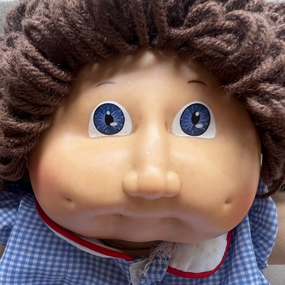 Cabbage Patch Kids Coleco VTG
Girl Brown Hair Blue Eyes
Dimples Birth Cert - Picture 2 of 12